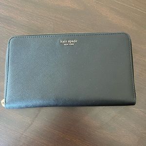 Kate Spade Large wallet for travel
